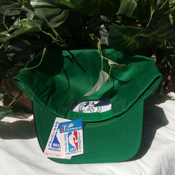 NWT Boston Celtics Snapback Hat - Picture 2 of 3